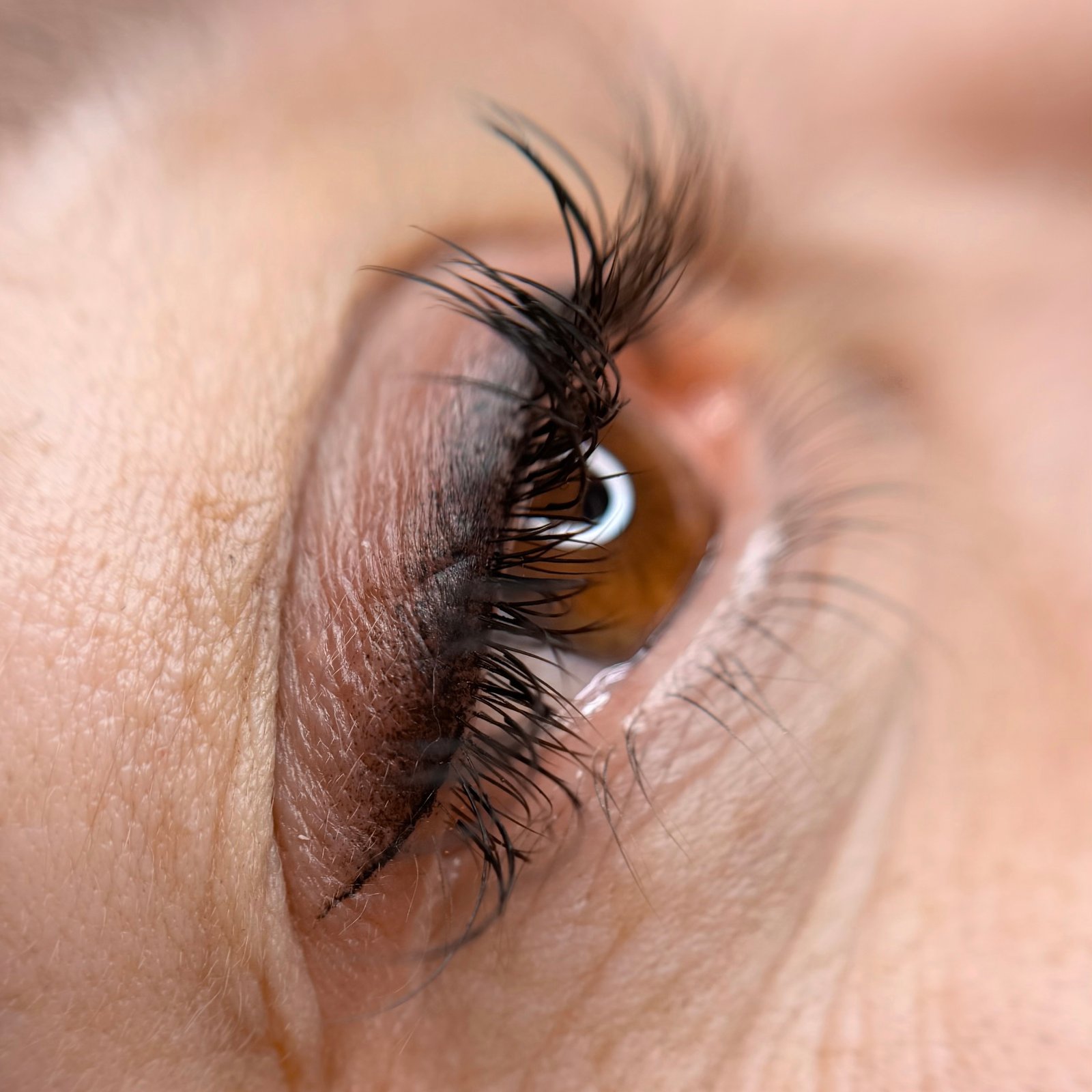 maquillage permanent eye-liner VENDEE, CHALLANS, AIZENAY, LES SABLES D'OLONNE, dermopigmentation, SabyDermoBeauty, SABRINA MAUDEMAIN, NANTES, ICO, CANCEROLOGIE, CANCER DU SEIN, MASTECTOMIE, ICO, INSTITUT CANCEROLOGIE DE L'OUEST, INSTITUT DE BEAUTE, PERMANENT YEUX, TATOUAGE YEUX